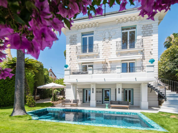 Maison  - 5 pièces  - 227.46 m² -  5 800 000 € - À vendre 