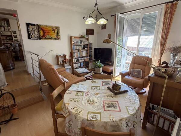 Viager Occupé – Appartement F3 53m² Saint-Raphaël Centre – 5 min à pied Plage & Gare TGV | Bouquet 58 400€