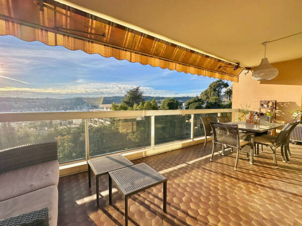 Appartement  - 4 pièces  - 108.0 m2 -  742 000 € - À vendre 