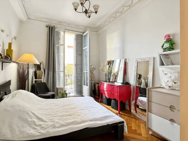 Appartement  - 2 pièces  - 55.08 m2 -  242 000 € - À vendre 