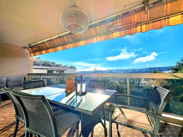 Appartement  - 4 pièces  - 108.0 m² -  655 000 € - À vendre 