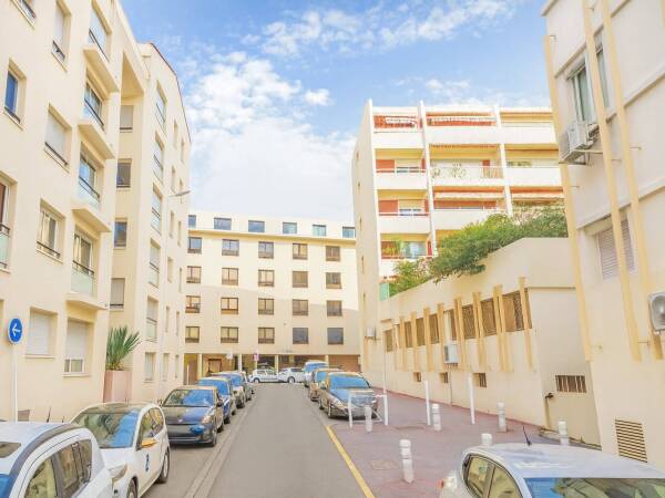 Toulon, locaux loués à une association. Rentabilité 8%