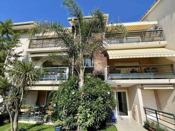 GRASSE - Appartement 3 Pièces avec terrasse et garage  - Résidence Seniors