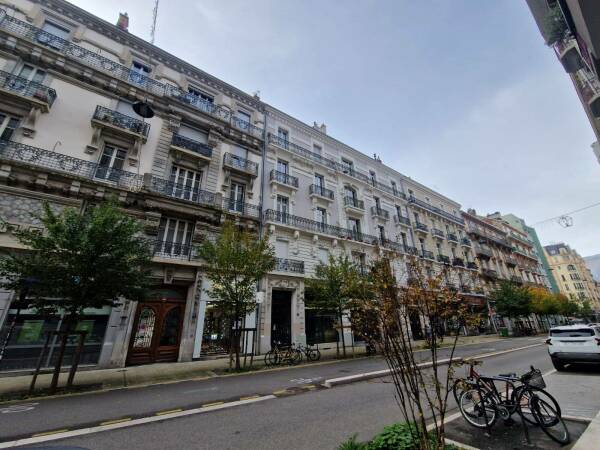 Superbe appartement haussmannien de 143 m² au cœur de Grenoble