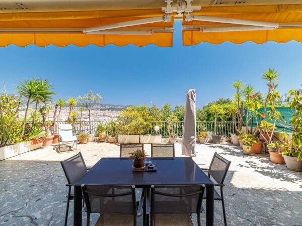 Appartement  - 4 pièces  - 90.0 m² -  590 000 € - À vendre 