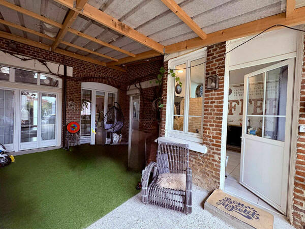 GRANDE MAISON FAMILIALE ENTIEREMENT RENOVEE