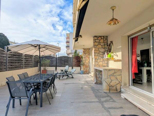 SAINT LAURENT DU VAR - Grand appartement familial 7 pièces avec 
