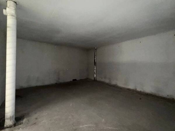 Nice - bas cimiez - Entrepôt