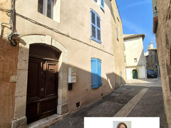 Appartement à Régusse