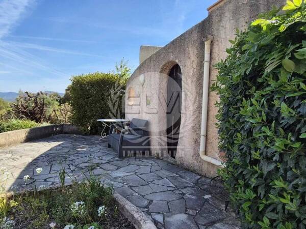 Maison à Plan de la tour