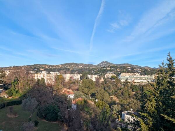 Appartement  - 4 pièces  - 100.87 m2 -  620 000 € - À vendre 