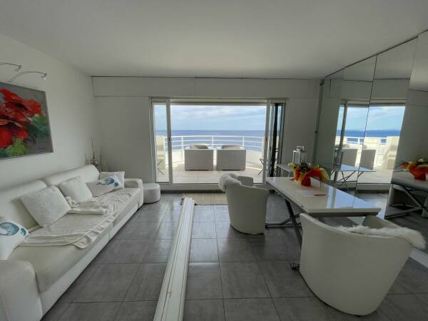 Grand Studio Pleine Vue Mer ,Face plage ,Résidence avec Piscine ,83530 Le trayas