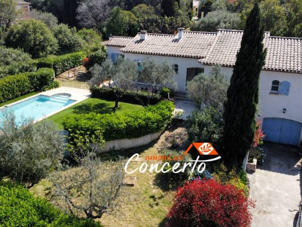 Villa 5 pièces à Roquebrune Sur Argens - Var