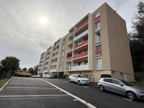Viager Occupé - Appartement F3 + Pk à Vence 06140 - Femme de 81 ans