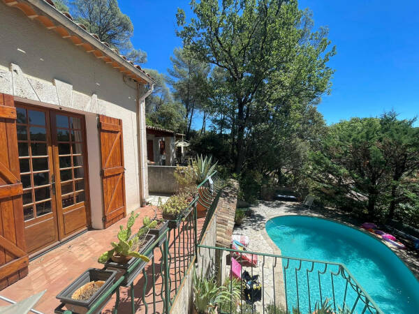 Maison à Villecroze