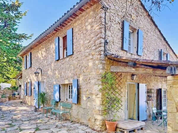 Splendide Bastide de 1865 avec gîte et 5 hectares de terrain, vue panoramique