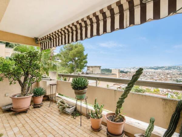 Appartement  - 4 pièces  - 96.86 m² -  690 000 € - À vendre 