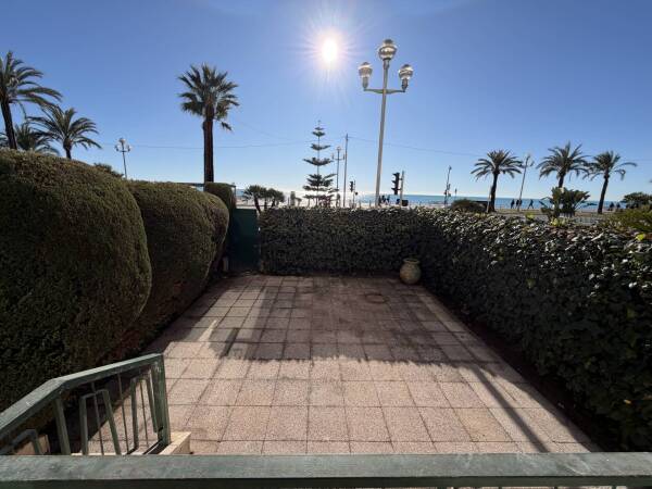 Appartement  - 2 pièces  - 56.29 m2 -  630 000 € - À vendre 