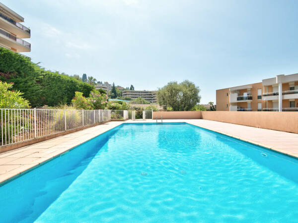 Appartement  - Studio  - 20.59 m2 -  165 000 € - À vendre 