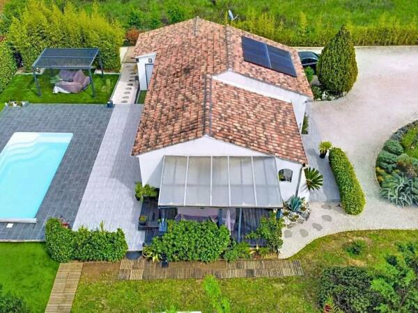 Maison prête à emménager au Val : plain-pied, 3 chambres, piscine et garage