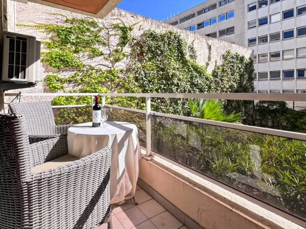 Appartement  - 2 pièces  - 32.6 m² -  319 000 € - À vendre 