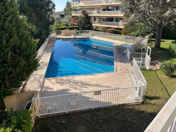 Appartement  - 3 pièces  - 63.83 m² -  350 000 € - À vendre 