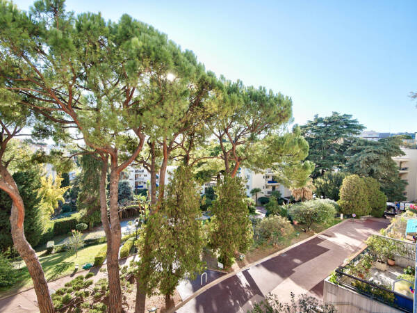 Appartement  - 3 pièces  - 69.7 m² -  399 000 € - À vendre 