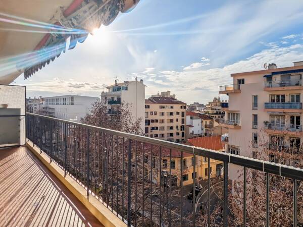 Appartement  - 2 pièces  - 59.0 m2 -  260 000 € - À vendre 