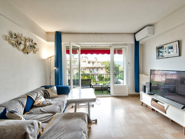 Appartement  - 4 pièces  - 89.6 m2 -  650 000 € - À vendre