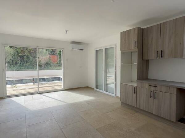 Villa F4 neuve + Garage + Piscine à Puget sur Argens