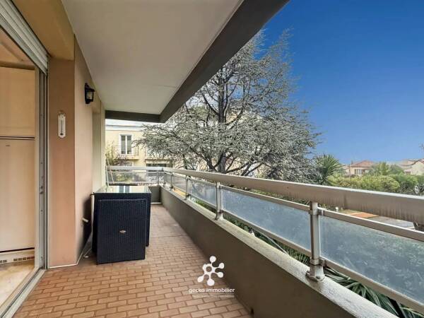 Saint Laurent Du Var - Les plans - 2 pièces avec balcon et cave