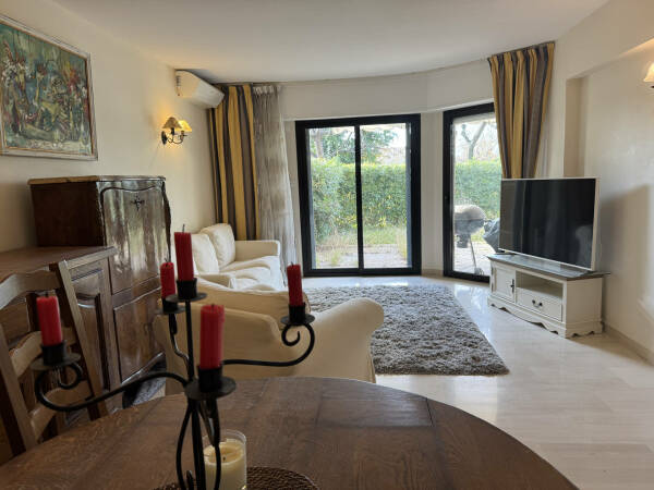 Élégant appartement 3 pièces de 74 m² dans une résidence fermée à Cimiez, Nice