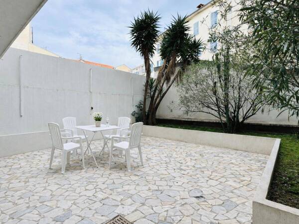 Appartement  - 2 pièces  - 50.23 m² -  370 000 € - À vendre 