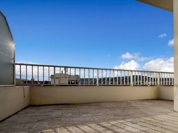Appartement  - 2 pièces  - 30.41 m² -  360 000 € - À vendre 