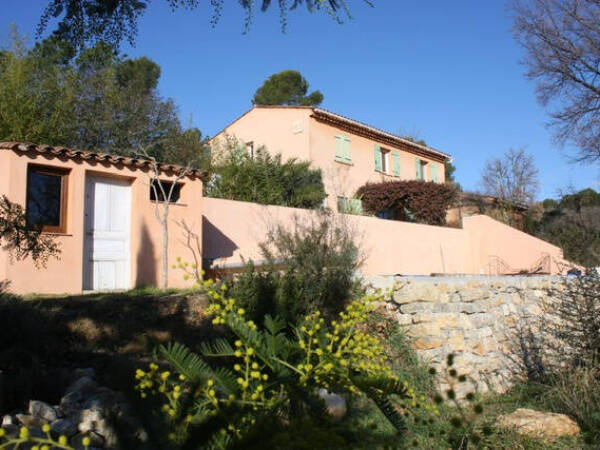 Maison à Villecroze