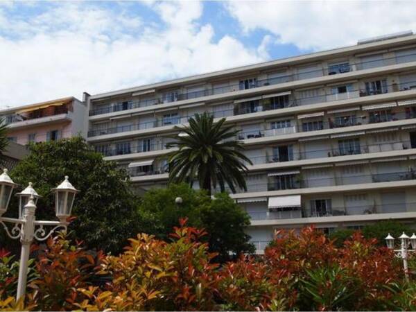 Appartement  - Studio  - 25.0 m2 -  265 000 € - À vendre 