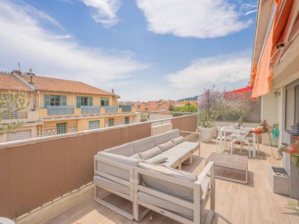 Appartement 2 pièces 84 m² · à Nice · 84 m² · 570 000 €