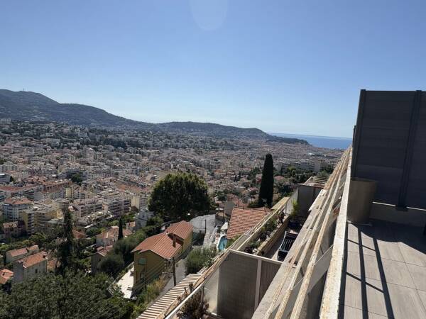 Dernier étage en toit terrasse