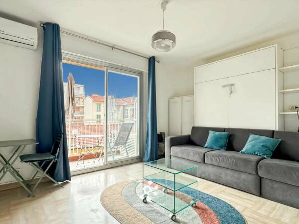 Nice - République  / Garibaldi - Studio avec terrasse