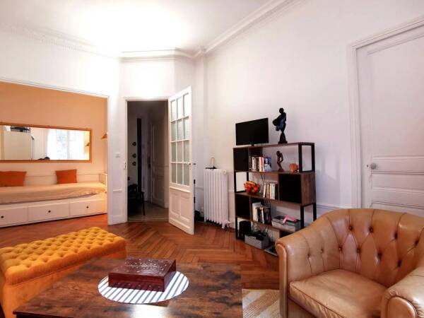 NICE - BAUMETTES / GROSSO - Grand Studio avec alcôve dans un palais Belle Epoque