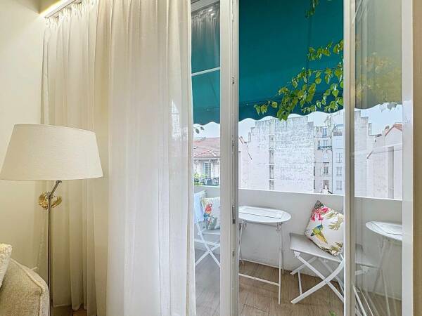 Appartement  - 2 pièces  - 47.0 m2 -  327 000 € - À vendre 