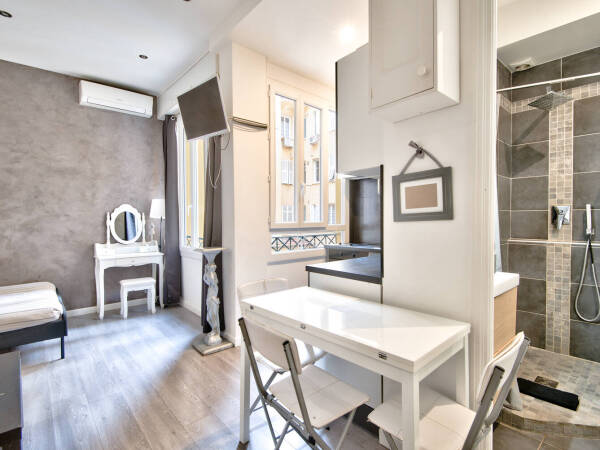 Appartement  - Studio  - 22.73 m² -  145 000 € - À vendre 