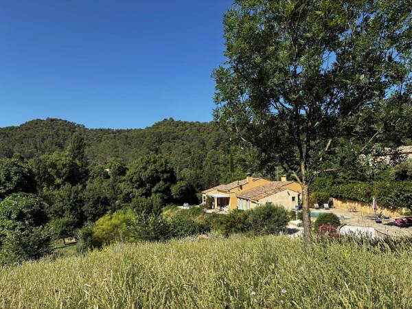 Cotignac 4 chambres, piscine et vue