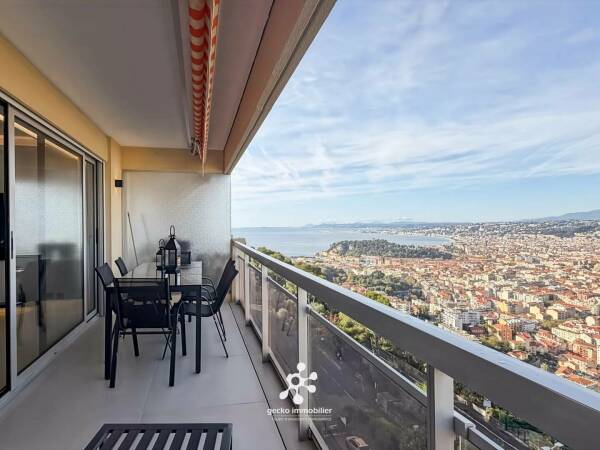 Nice – Mont Boron – 3 pièces rénové en dernier étage avec terrasse et garage