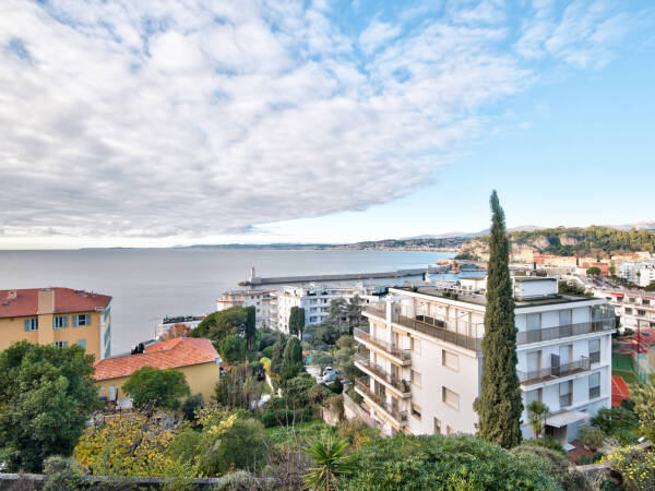 Maison  - 8 pièces  - 250.69 m² -  2 290 000 € - À vendre 