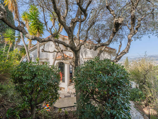 Maison  - 4 pièces  - 107.07 m² -  1 195 000 € - À vendre 