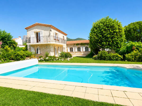 Maison  - 7 pièces  - 260.0 m² -  980 000 € - À vendre 