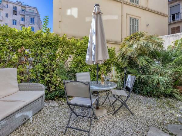 Appartement  - 2 pièces  - 25.24 m2 -  235 000 € - À vendre 