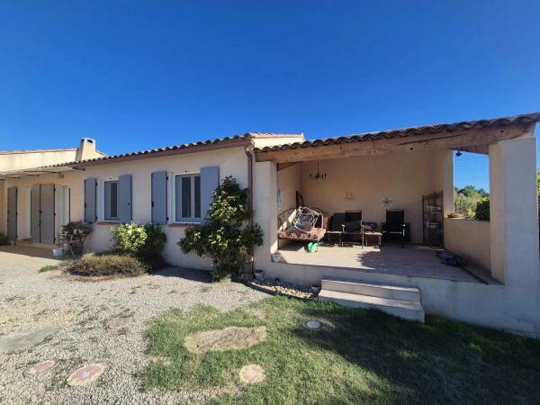 CAMPAGNE AGREABLE VILLA T5 SUR 4000 M²