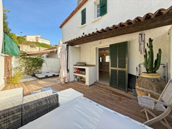Maison de 5 pièces sur 3 Niveaux - Cagnes sur mer
